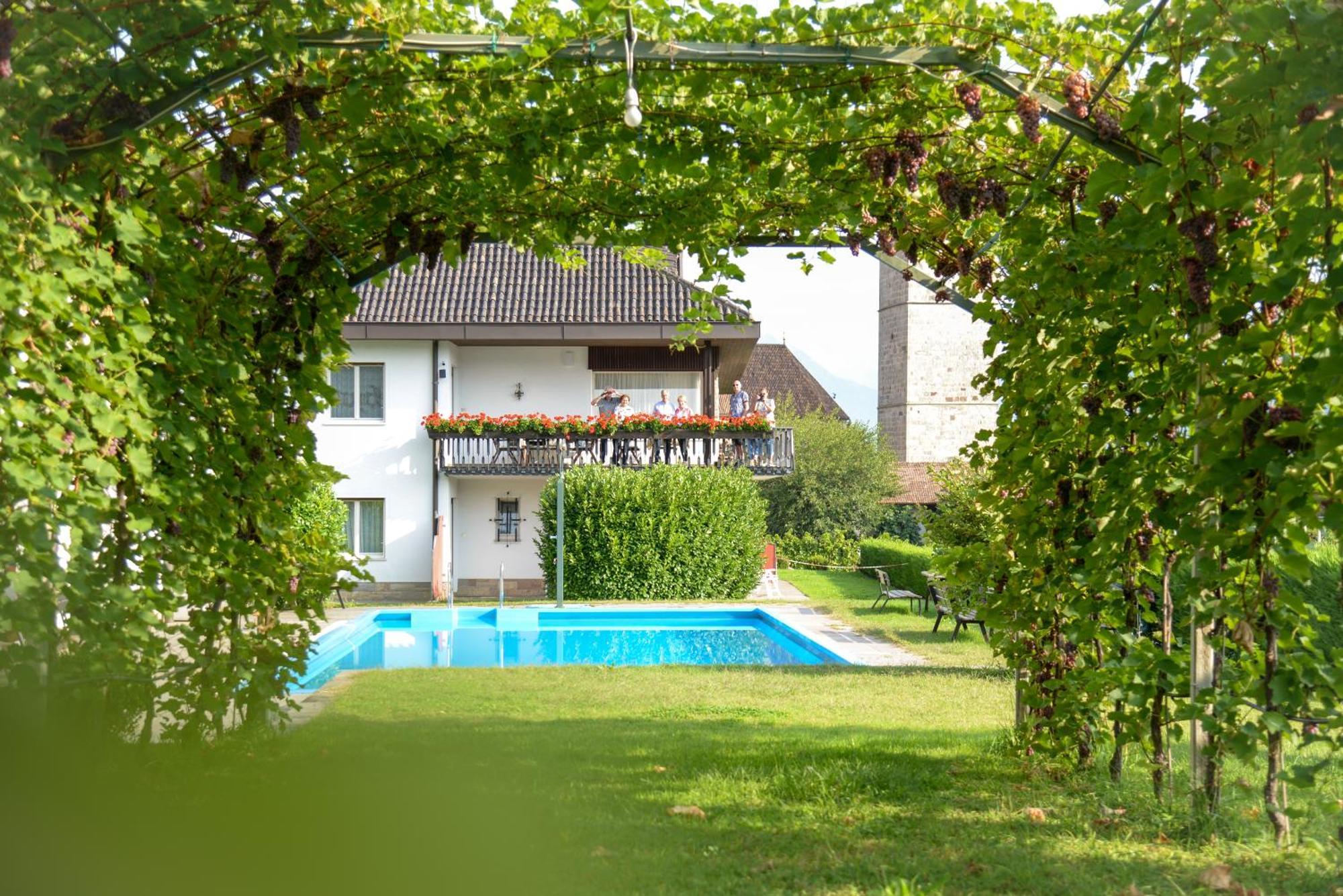 Bed and Breakfast Pension Rebgut Лана Екстер'єр фото
